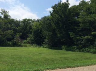 800 E, Carmi, IL 62821