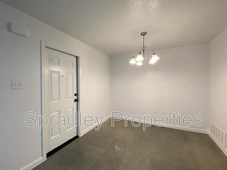 9118B Winding Ct — Photo 4