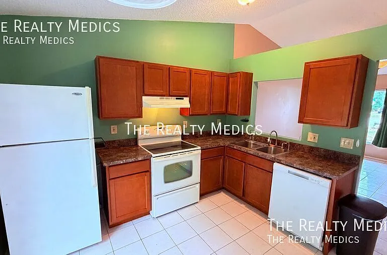 12209 Coral Reef Dr — Photo 11