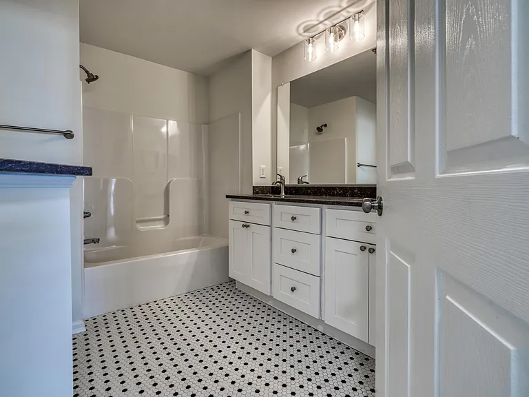 2501 Coleridge Dr #3D — Photo 26