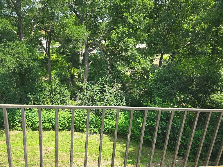 2912 Stewart Dr — Photo 18