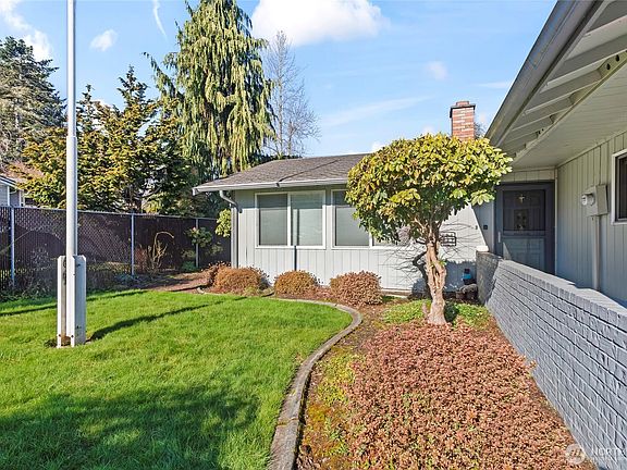 5th image of 10021 33rd Street Ct E