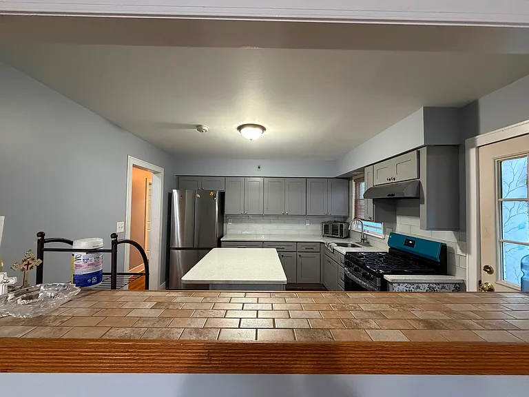 521 Burnham Rd — Photo 4