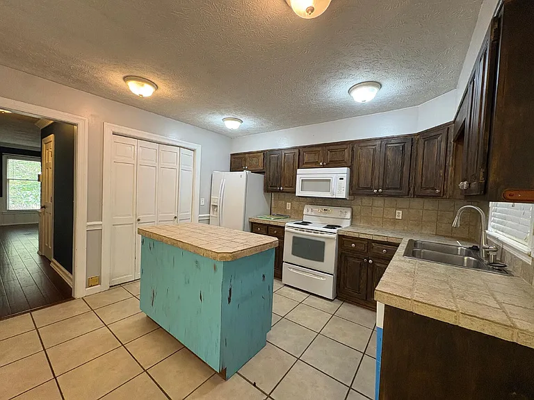 405 Bannerman Ct — Photo 6