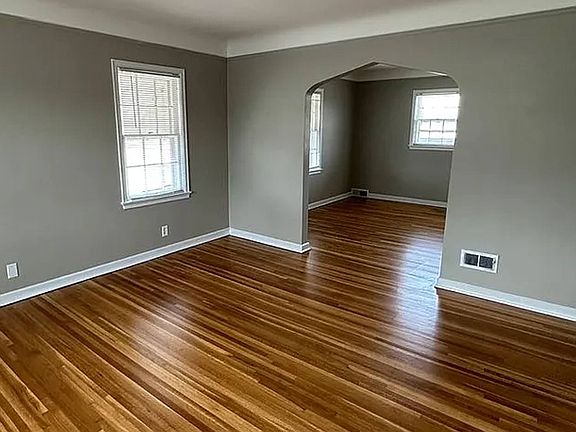 5th image of 3902 Harney St #6379218