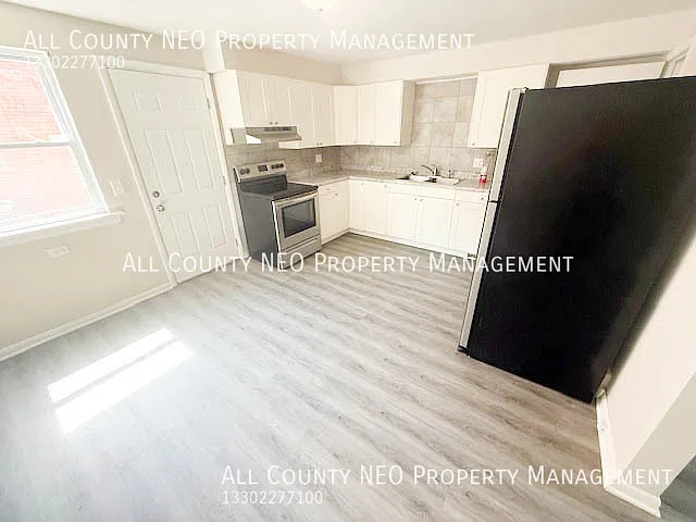 2114 Market Ave N #2 — Photo 3