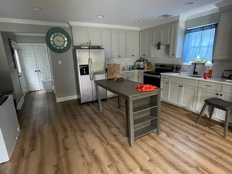 3888 Charles St — Photo 2