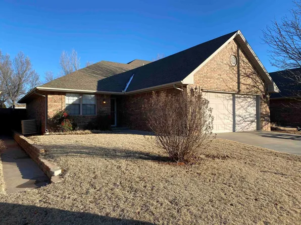3012 Brook Cir, Woodward, OK 73801