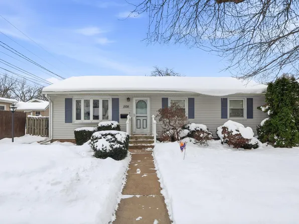 1508 32nd St, Moline, IL 61265
