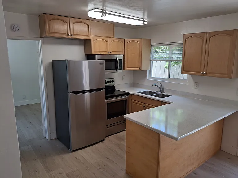 3341 Grim Ave #3 — Photo 8