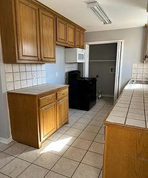 114 S Holly Ave — Photo 4