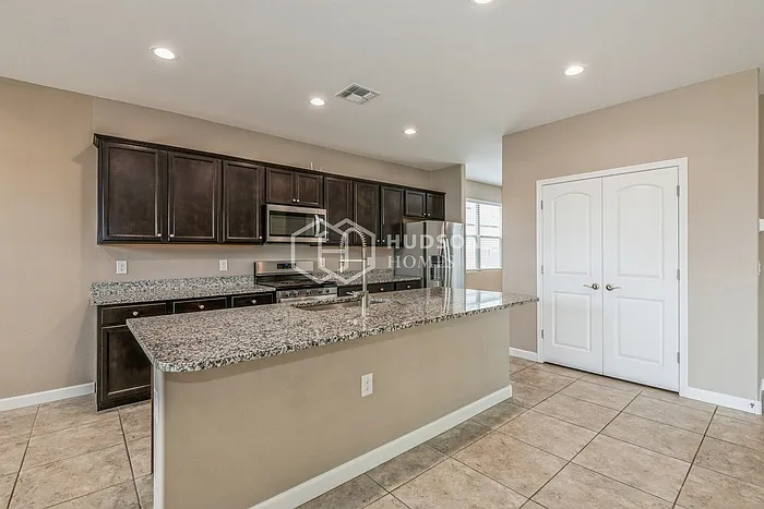30151 W Clarendon Ave — Photo 10