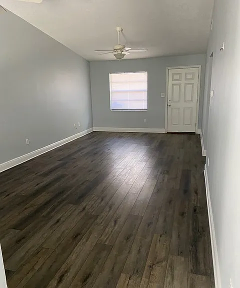 1181 Somerset Cir S — Photo 8