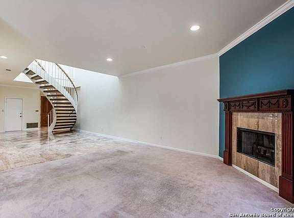 4th image of 317 Cleveland Ct #0