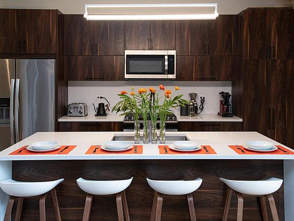 3rd image of 2753 W Fullerton Ave #2B