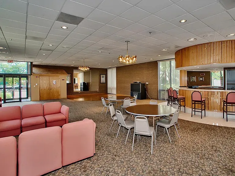 6340 Americana Dr #206 — Photo 9