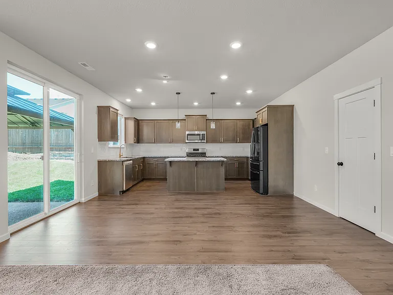 6191 SE 24th St — Photo 24