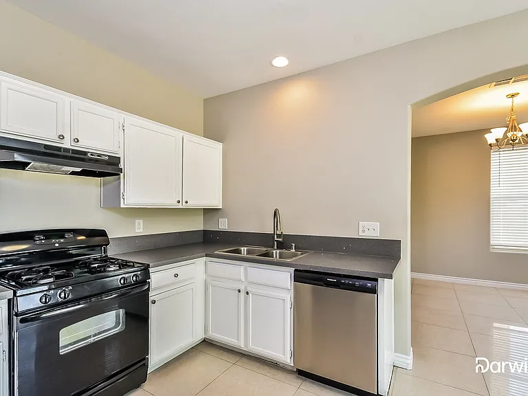 2616 Living Rock St — Photo 3