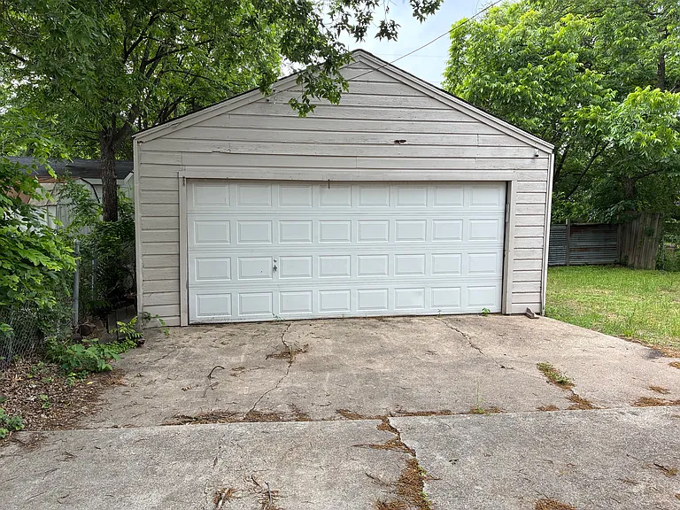 2547 Searcy Dr — Photo 11