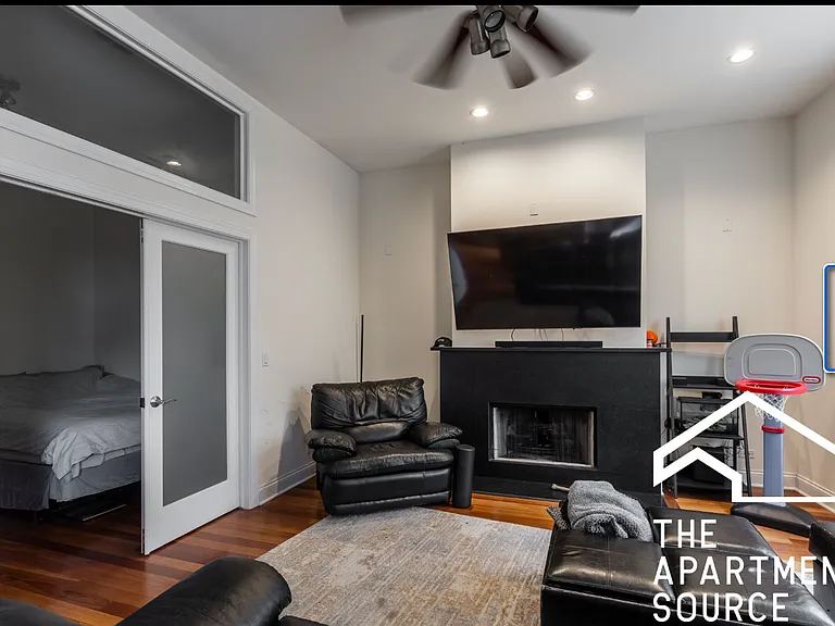 1350 W Augusta Blvd #201 — Photo 7