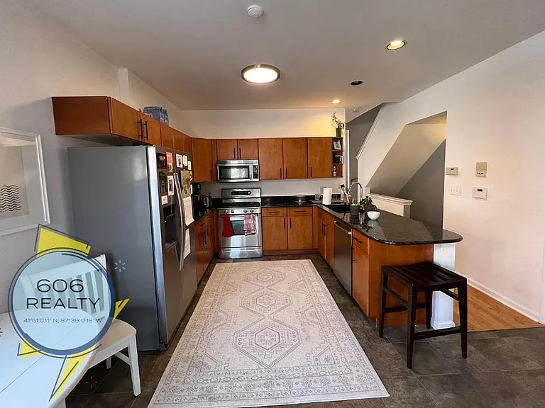 220 W Scott St #G — Photo 11