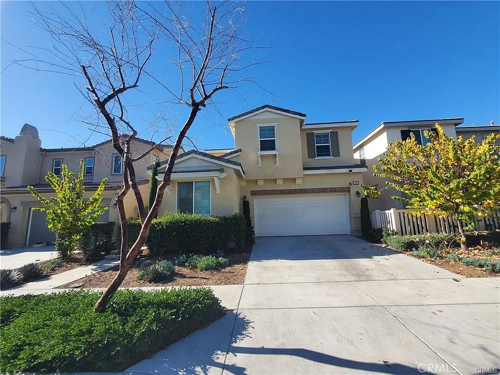 3 bed, 2154 sqft, $3,700 — Photo 2