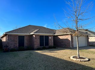 1104 Fawn Meadow Trl, Kennedale, TX 76060
