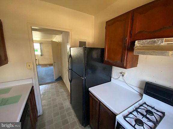 5th image of 201 N George Mason Dr APT 3