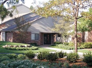 22295 Indian Creek Dr #20915, Farmington, MI 48335