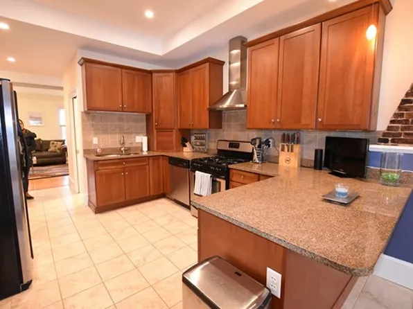 63 Otis St APT 1, Cambridge, MA 02141