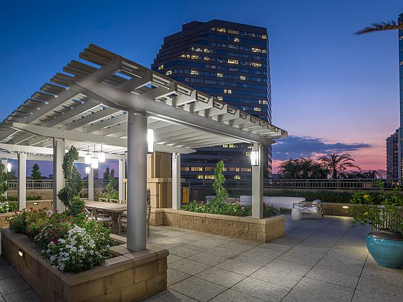 5th image of 7 Riverway Unit 805