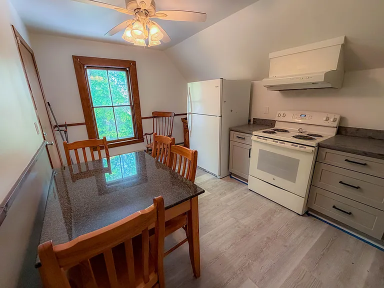 32 Everett St #3L — Photo 4