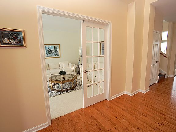 3rd image of 2875 McLellan Blvd