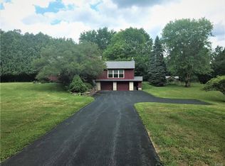 5976 Newport Rd, Camillus, NY 13031