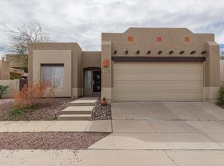 10400 E Thunderbolt Dr, Tucson, AZ 85748