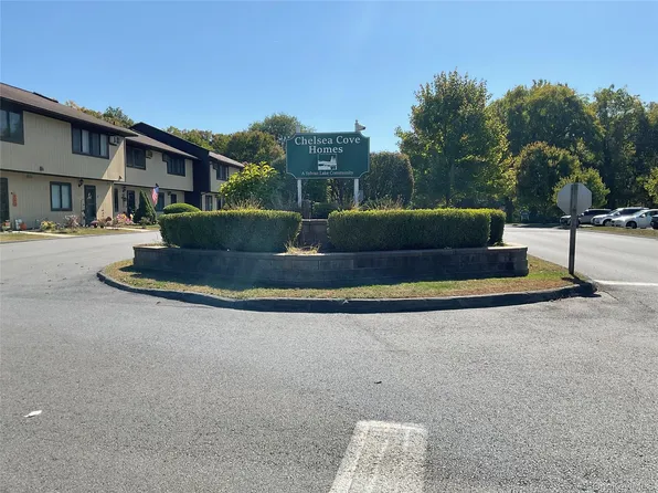 706 S Chelsea Cove #706, Hopewell Junction, NY 12533