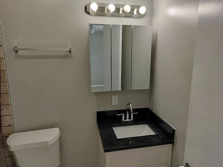 301 N University Dr #1 — Photo 21