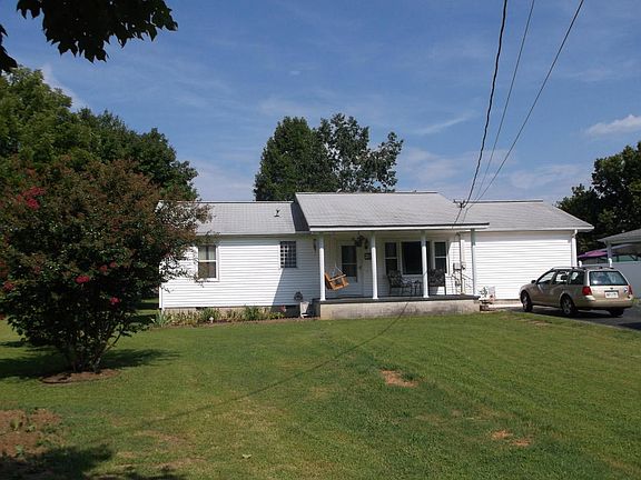 2nd image of 203 Willowbrook Dr