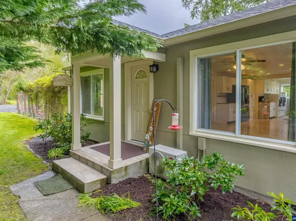 40702 McQueen Dr, Sweet Home, OR 97386