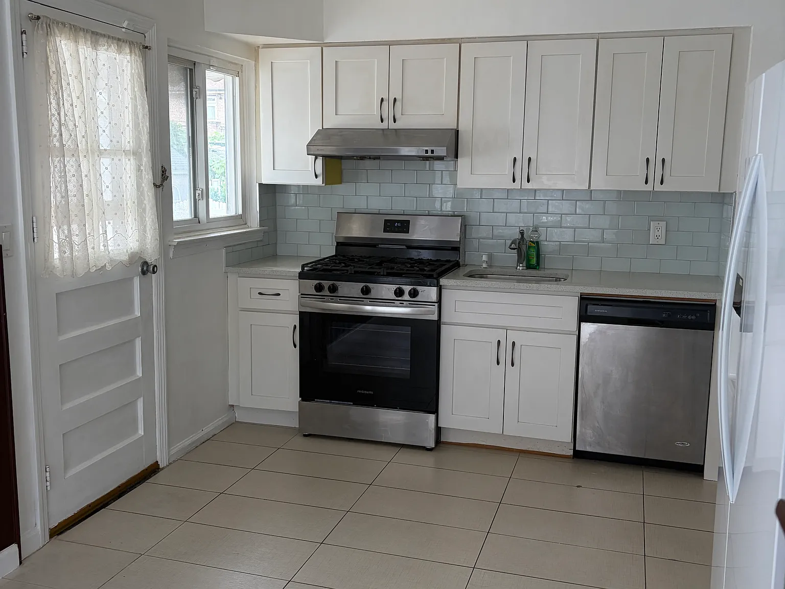 20th Rd, Whitestone — Photo 1