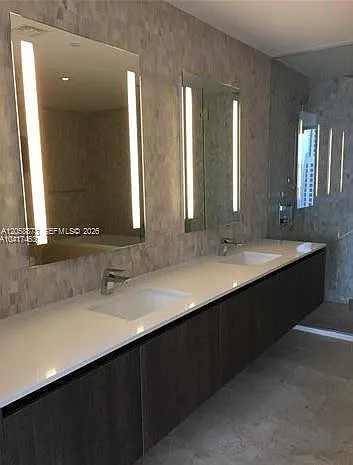 Rise Condo — Photo 4