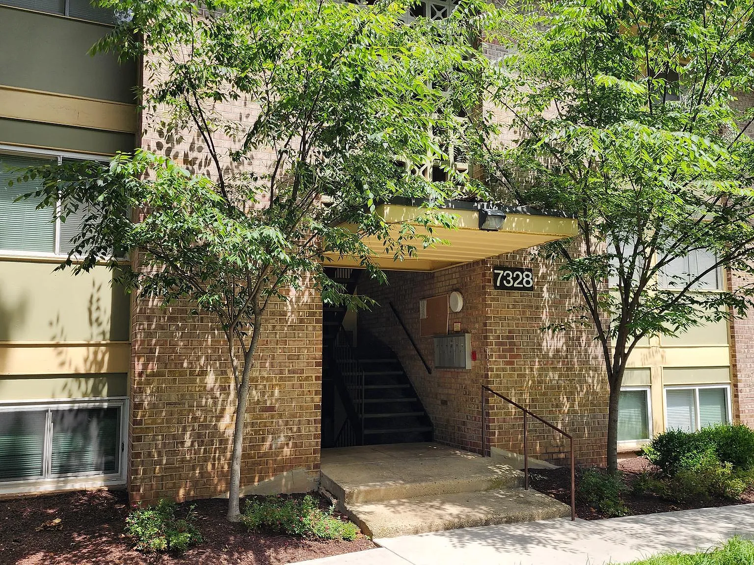 2 bed, 886 sqft, $1,875 — Photo 2