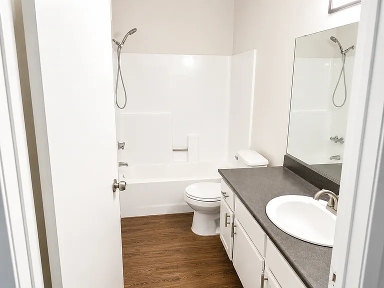 14805 Magnolia Blvd — Photo 23