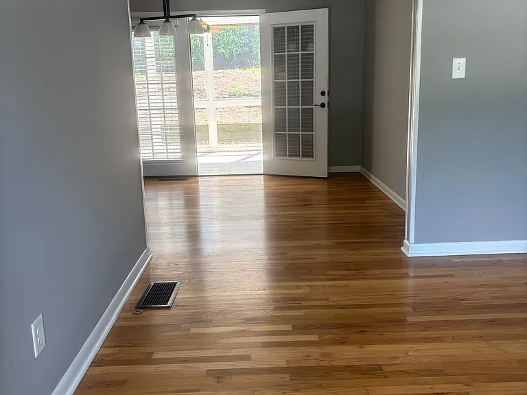 1405 Cumberland Dr — Photo 4