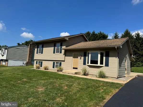 3335 Taunton Dr, York, PA 17402