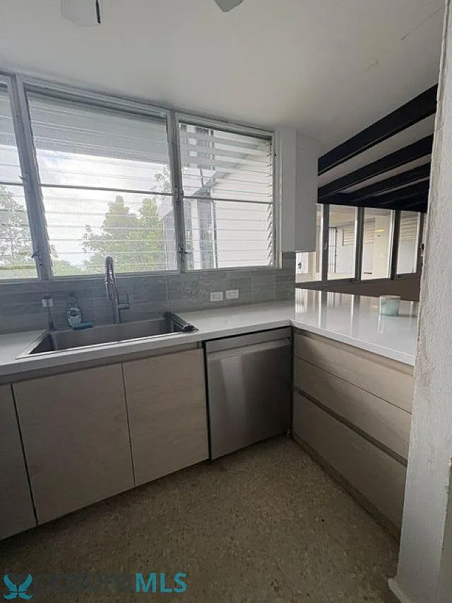 3 bed, 2.0 bath, 3000 sqft, $2,800 — Photo 3