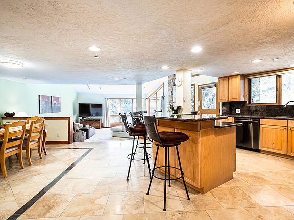 4th image of 1416 Deer Valley Dr