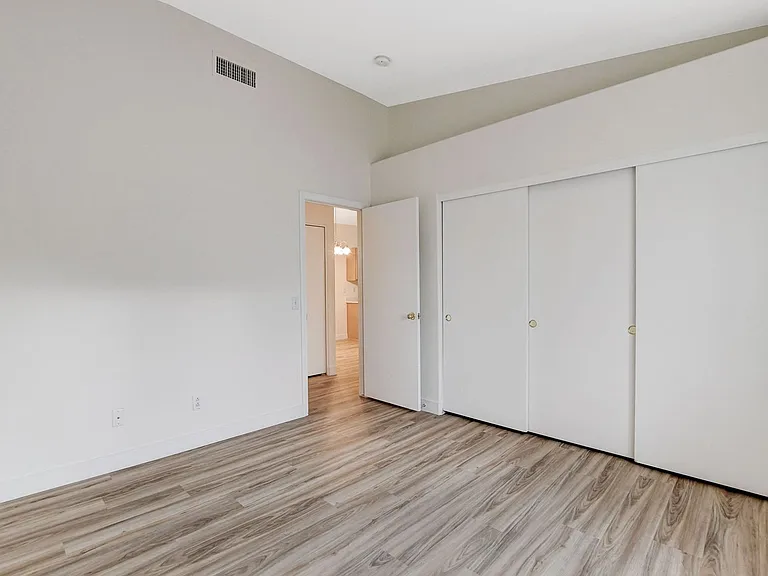 2052 Quarry Ridge St #201 — Photo 13
