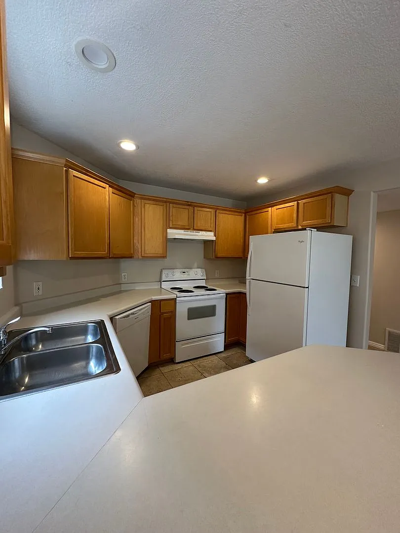 Oren 2 bed 2 bath condo — Photo 1