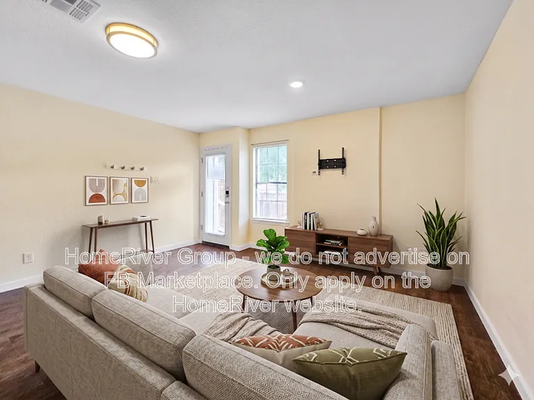 7401 Kingswood Cir — Photo 1